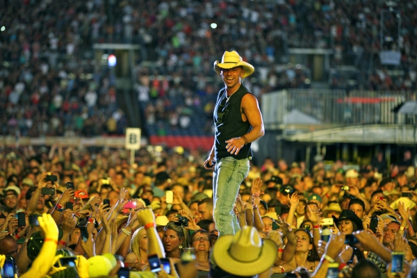 Kenny Chesney Denver 6.21.12.JPG